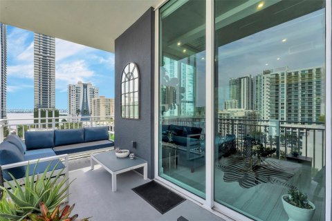 Condo in Miami, Florida, 2 bedrooms  № 1375686 - photo 20