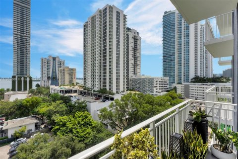 Copropriété à vendre à Miami, Floride: 2 chambres, 117.52 m2 № 1375686 - photo 13