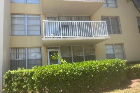 Condo in Sunny Isles Beach, Florida, 1 bedroom  № 1217381 - photo 14