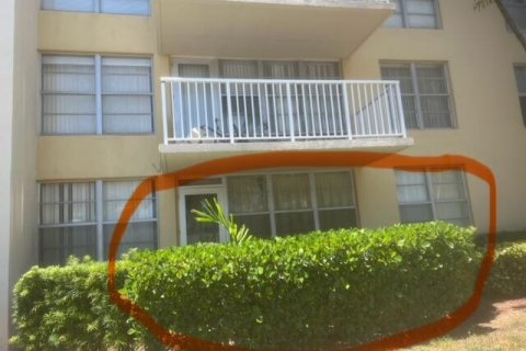 Condo in Sunny Isles Beach, Florida, 1 bedroom  № 1217381 - photo 13