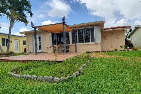 Casa en venta en Tamarac, Florida, 2 dormitorios, 125.7 m2 № 1002559 - foto 28