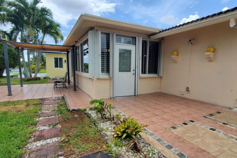 Casa en venta en Tamarac, Florida, 2 dormitorios, 125.7 m2 № 1002559 - foto 29