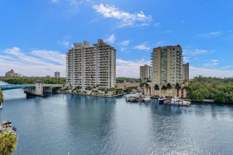 Condo in Fort Lauderdale, Florida, 2 bedrooms  № 1174510 - photo 25