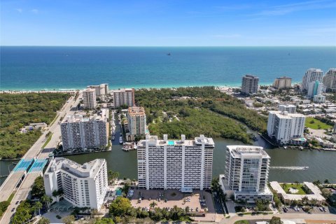 Condo in Fort Lauderdale, Florida, 2 bedrooms  № 1174510 - photo 10