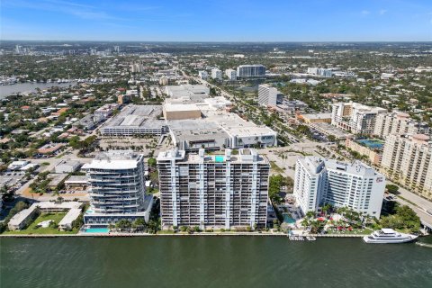 Condo in Fort Lauderdale, Florida, 2 bedrooms  № 1174510 - photo 2