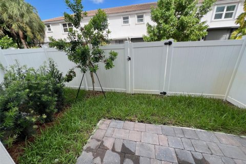 Touwnhouse à louer à Pembroke Pines, Floride: 4 chambres, 179.49 m2 № 1345875 - photo 7