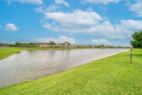 Condo in Cutler Bay, Florida, 3 bedrooms  № 1345877 - photo 21