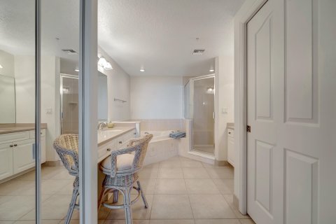 Condominio en venta en Hutchinson Island South, Florida, 3 dormitorios, 201.97 m2 № 861014 - foto 16