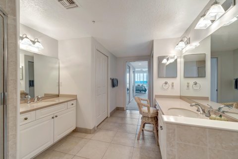 Condominio en venta en Hutchinson Island South, Florida, 3 dormitorios, 201.97 m2 № 861014 - foto 13