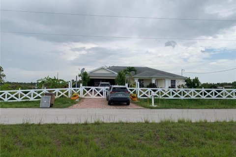 Купить виллу или дом в Лихай-Эйкерс, Флорида 3 спальни, № 861023 - фото 14