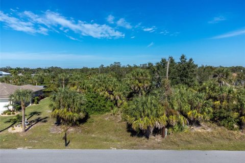 Terreno en venta en Port Charlotte, Florida № 885557 - foto 1