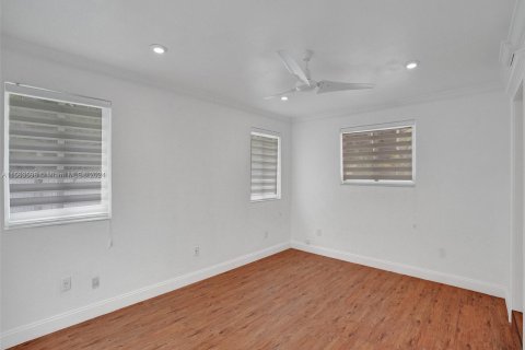 Casa en venta en Biscayne Park, Florida, 3 dormitorios, 174.66 m2 № 1119379 - foto 18