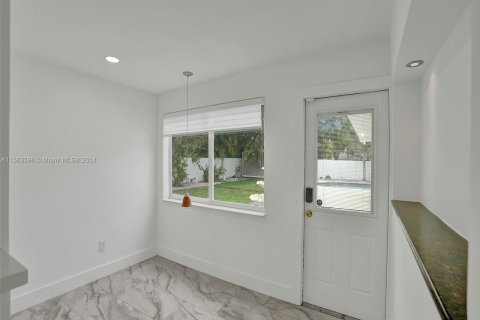 Casa en venta en Biscayne Park, Florida, 3 dormitorios, 174.66 m2 № 1119379 - foto 10