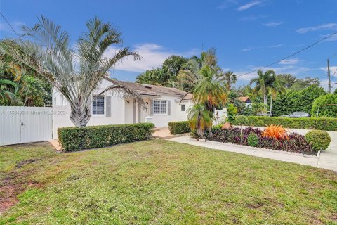 Villa ou maison à vendre à Biscayne Park, Floride: 3 chambres, 174.66 m2 № 1119379 - photo 2