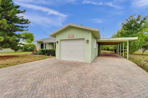 Villa ou maison à vendre à Tamarac, Floride: 2 chambres, 126.9 m2 № 1182165 - photo 15