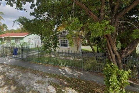 House in Miami, Florida 2 bedrooms, 76.55 sq.m. № 453217 - photo 4