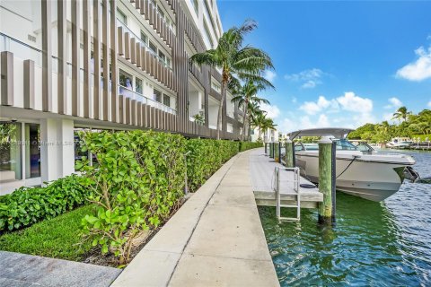 Copropriété à vendre à Miami Beach, Floride: 2 chambres, 245.45 m2 № 1181274 - photo 15