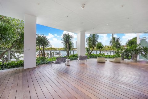 Condo in Miami Beach, Florida, 2 bedrooms  № 1181274 - photo 16