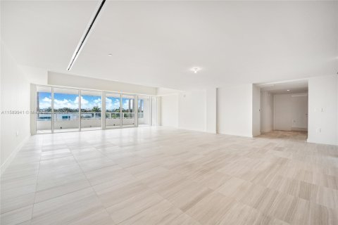 Condominio en venta en Miami Beach, Florida, 2 dormitorios, 245.45 m2 № 1181274 - foto 3