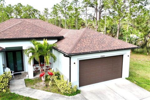 House in Naples, Florida 3 bedrooms, 138.7 sq.m. № 1082028 - photo 1