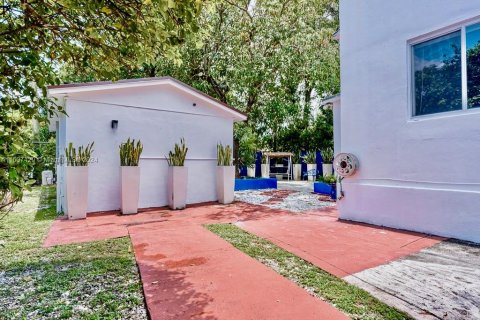 Propiedad comercial en venta en Miami, Florida № 1309346 - foto 20