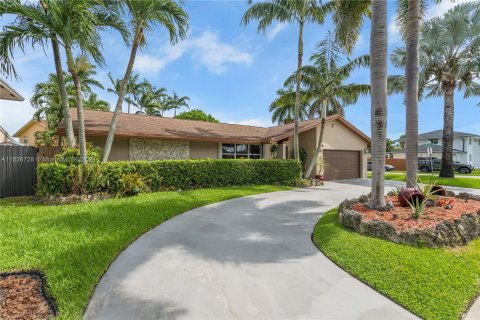 Villa ou maison à vendre à Miami, Floride: 4 chambres, 236.71 m2 № 1309386 - photo 4