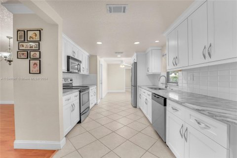 Casa en venta en Coral Springs, Florida, 4 dormitorios, 243.87 m2 № 1217055 - foto 15