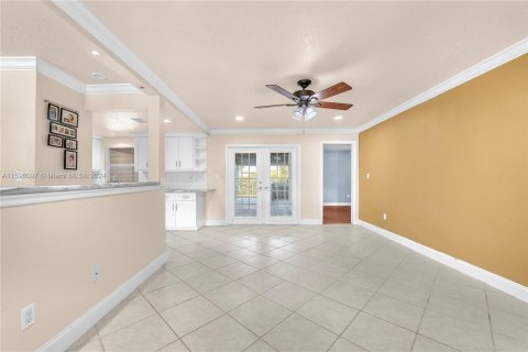 House in Coral Springs, Florida 4 bedrooms, 243.87 sq.m. № 1217055 - photo 11
