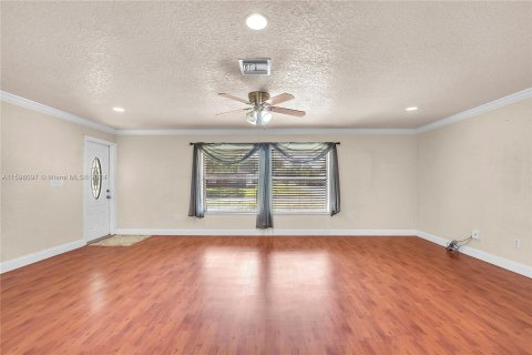 Casa en venta en Coral Springs, Florida, 4 dormitorios, 243.87 m2 № 1217055 - foto 7