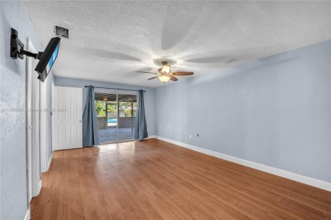 Casa en venta en Coral Springs, Florida, 4 dormitorios, 243.87 m2 № 1217055 - foto 24
