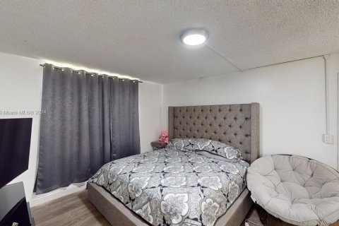 Condominio en venta en Miramar, Florida, 2 dormitorios, 102.19 m2 № 1217101 - foto 9