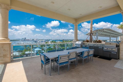 Condominio en venta en Riviera Beach, Florida, 2 dormitorios, 148.55 m2 № 1185366 - foto 18