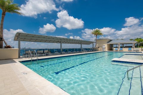 Condominio en venta en Riviera Beach, Florida, 2 dormitorios, 148.55 m2 № 1185366 - foto 17