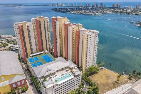 Condominio en venta en Riviera Beach, Florida, 2 dormitorios, 148.55 m2 № 1185366 - foto 26