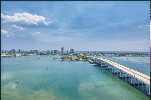 Condominio en venta en Riviera Beach, Florida, 2 dormitorios, 148.55 m2 № 1185366 - foto 4