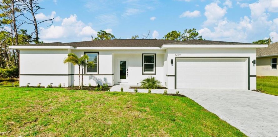 House in Port Charlotte, Florida 4 bedrooms, 151.99 sq.m. № 1298987