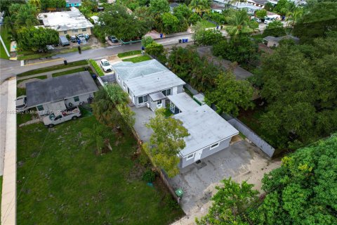 Immobilier commercial à vendre à Fort Lauderdale, Floride: 157.75 m2 № 1348517 - photo 4