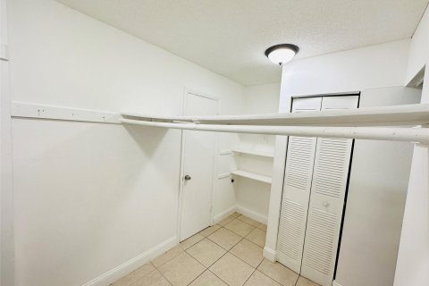 Copropriété à vendre à Lauderhill, Floride: 1 chambre, 68.28 m2 № 716537 - photo 11