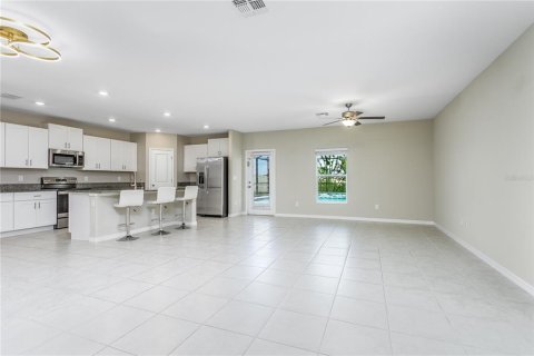 House in Lutz, Florida 5 bedrooms, 205.96 sq.m. № 1351513 - photo 8