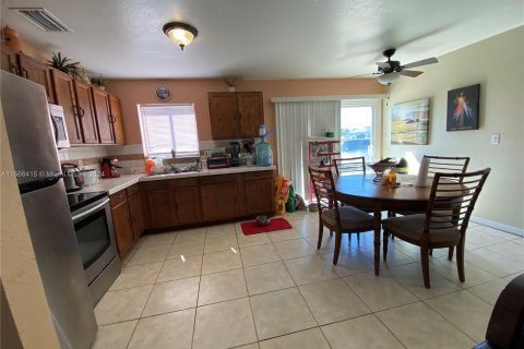 Купить виллу или дом в Кейп-Корал, Флорида 3 спальни, № 1103714 - фото 27