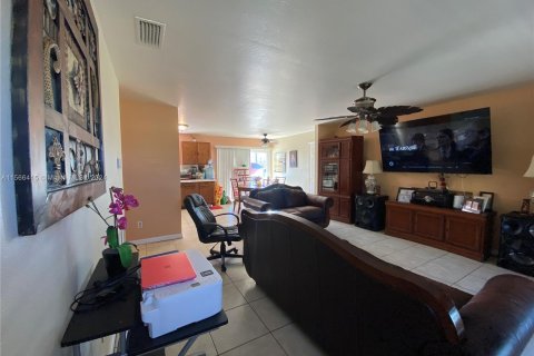 Купить виллу или дом в Кейп-Корал, Флорида 3 спальни, № 1103714 - фото 30