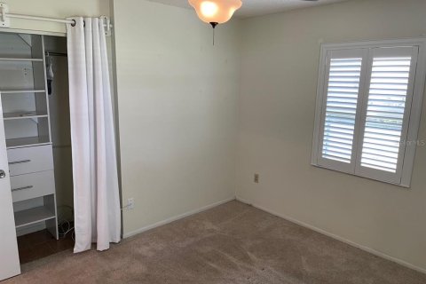 Condo in Pinellas Park, Florida, 2 bedrooms  № 1252024 - photo 10