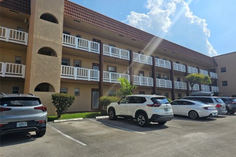 Condo in Sunrise, Florida, 1 bedroom  № 1208797 - photo 24