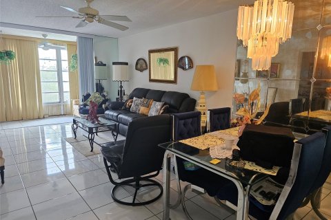 Condo in Sunrise, Florida, 1 bedroom  № 1208797 - photo 22