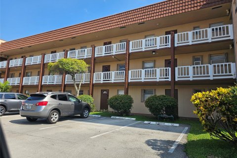 Condominio en venta en Sunrise, Florida, 1 dormitorio, 69.68 m2 № 1208797 - foto 25