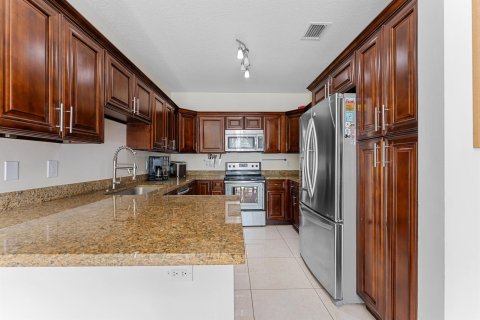 Adosado en venta en Hollywood, Florida, 3 dormitorios, 162.39 m2 № 1208800 - foto 21