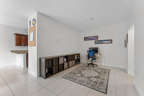 Adosado en venta en Hollywood, Florida, 3 dormitorios, 162.39 m2 № 1208800 - foto 24