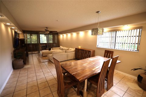 Condominio en venta en Tamarac, Florida, 2 dormitorios, 137.5 m2 № 1093900 - foto 4