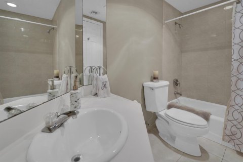 Condo in Fort Lauderdale, Florida, 3 bedrooms  № 1093939 - photo 30