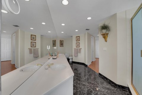 Condo in Fort Lauderdale, Florida, 3 bedrooms  № 1093939 - photo 24